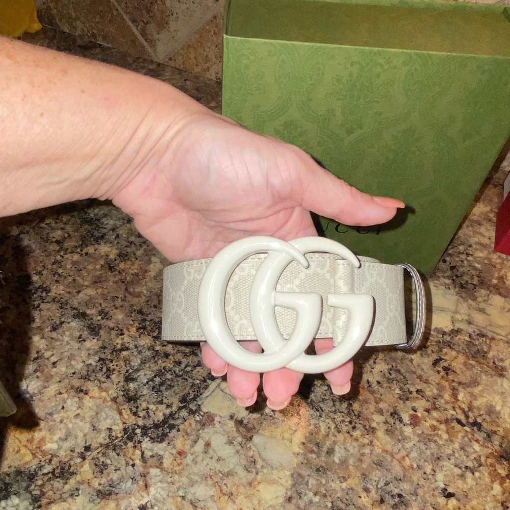 Gucci Beige GG Belt